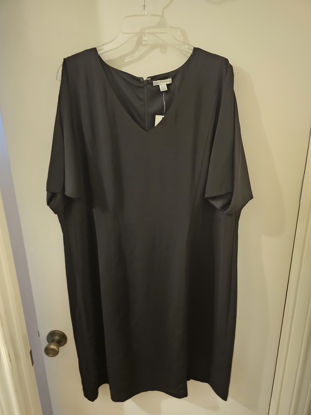 Cato Black Midi Shift Dress with V-Neck
